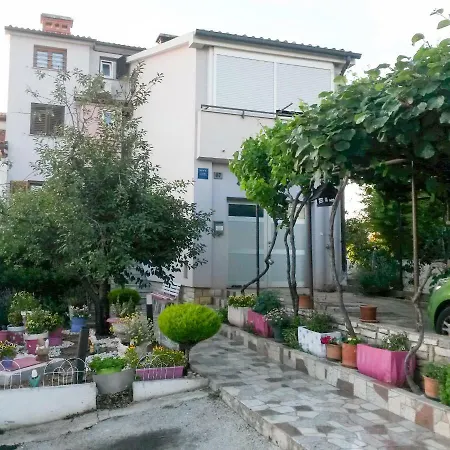 Zufic Apartment